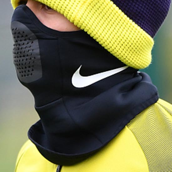 Nike football snood hotsell